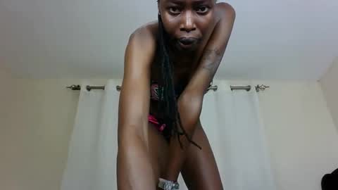 Snapshot of pinkie_ponny chatting on 02.16.25 Pinkie online show from 02.16.25