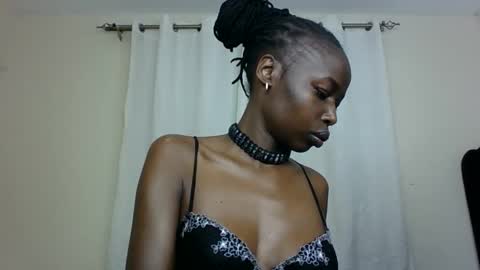 Snapshot of pinkie_ponny chatting on 02.21.25 Pinkie online show from 02.21.25