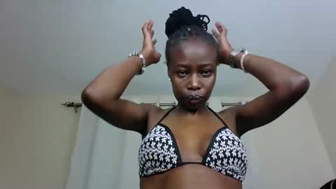 Snapshot of pinkie_ponny chatting on 02.23.25 Pinkie online show from 02.23.25