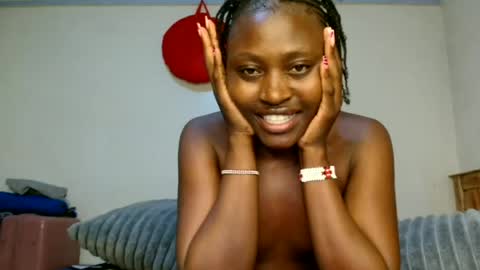 Snapshot of pinklover2003 chatting on 06.19.26 Serena online show from 06.19.26