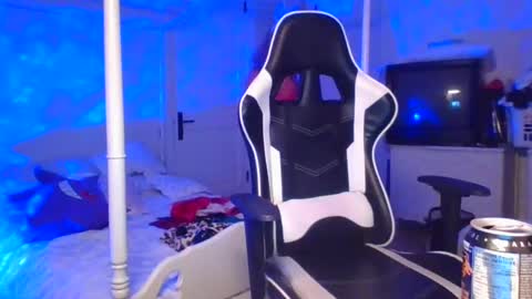 pinkpillbambi online show from 01.26.25