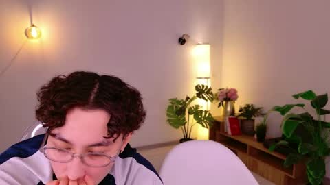 Li long hair and Rude short hair online show from 04.10.26