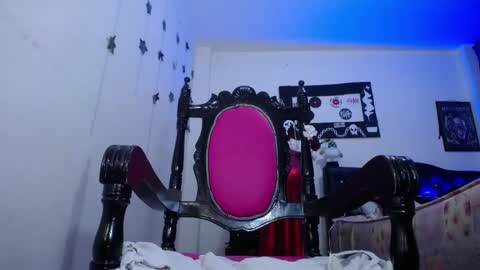 Snapshot of pinky_pinky_ chatting on 12.24.24 VIOLETA LOPEZ online show from 12.24.24
