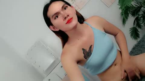 Snapshot of pinky_web03 chatting on 10.17.25 pinky_web03 online show from 10.17.25