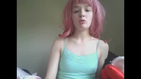 Snapshot of pinkykittykat chatting on 04.21.26 pinkykittykat online show from 04.21.26