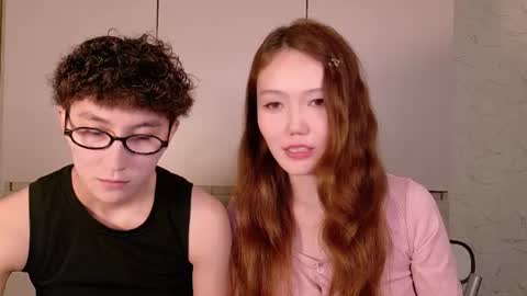 Snapshot of pinkylovers chatting on 06.26.26 Li long hair and Ru short hair online show from 06.26.26