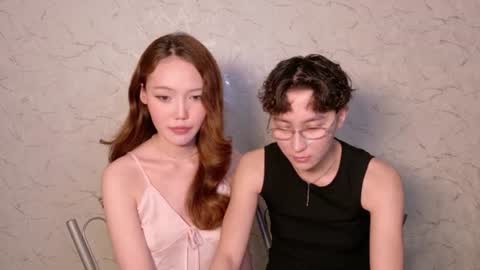 Snapshot of pinkylovers chatting on 07.23.26 Li long hair and Ru short hair online show from 07.23.26
