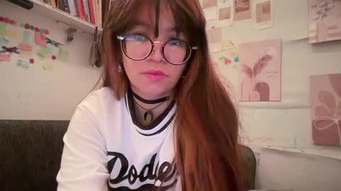 Snapshot of pinkyrosexx chatting on 02.01.26 Rose online show from 02.01.26