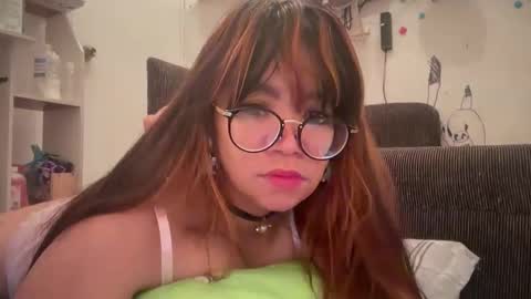 Snapshot of pinkyrosexx chatting on 02.23.26 Rose online show from 02.23.26