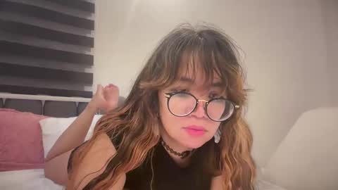 Snapshot of pinkyrosexx chatting on 06.08.26 Rose online show from 06.08.26