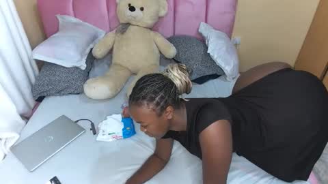 Pinky online show from 11.22.25