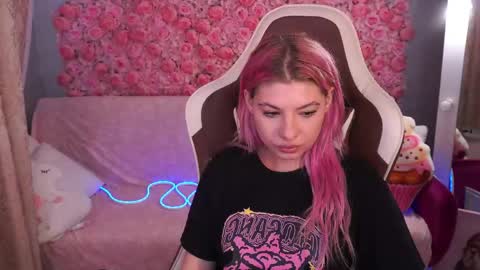 Snapshot of pinkytrix chatting on 05.30.26 pinkytrix online show from 05.30.26