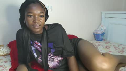 Snapshot of pinnacle_ chatting on 05.31.26 zenah online show from 05.31.26