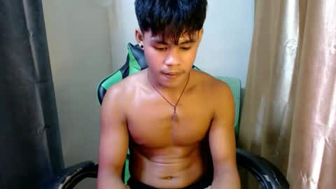 Snapshot of pinoy_shyboy69 chatting on 04.08.26 pinoy_shyboy69 online show from 04.08.26
