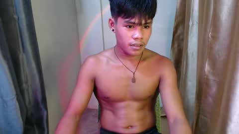 Snapshot of pinoy_shyboy69 chatting on 04.10.26 pinoy_shyboy69 online show from 04.10.26