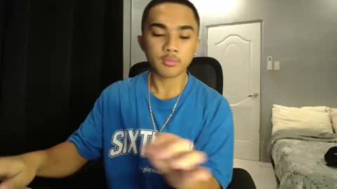 Snapshot of pinoyadriannexxx chatting on 10.01.25 Adrianne online show from 10.01.25