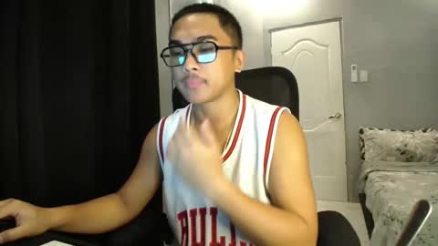 Snapshot of pinoyadriannexxx chatting on 10.13.25 Adrianne online show from 10.13.25