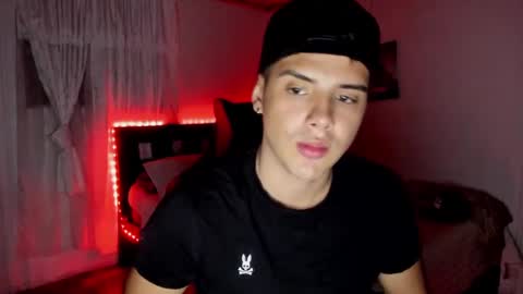 Snapshot of piperodriguez_ chatting on 02.05.25 Pipe Rodriguez online show from 02.05.25