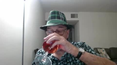 Snapshot of pipewizard chatting on 11.12.25 pipewizard online show from 11.12.25