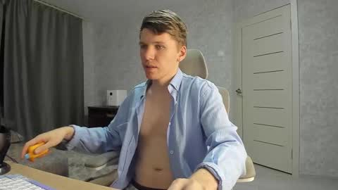 Snapshot of pirremeow chatting on 11.24.25 Pierre online show from 11.24.25