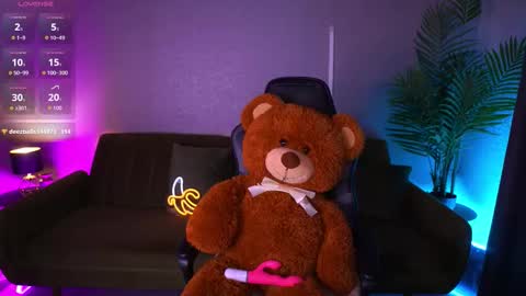 pixiepeachh online show from 12.17.25