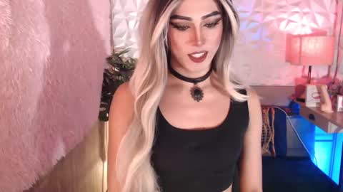 Snapshot of pixydominatrixx chatting on 12.15.24 pixydominatrixx online show from 12.15.24