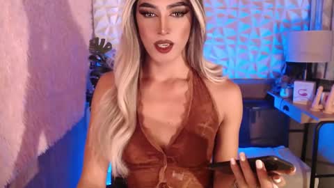 Snapshot of pixydominatrixx chatting on 12.18.24 pixydominatrixx online show from 12.18.24