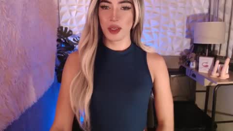 Snapshot of pixydominatrixx chatting on 12.20.24 pixydominatrixx online show from 12.20.24