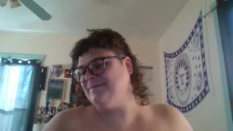 Snapshot of pizzabuttstuff chatting on 12.22.24 daddy pizza online show from 12.22.24