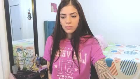 Angie Henao online show from 12.14.24