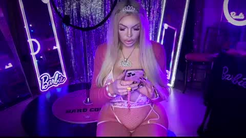 Snapshot of plasticfuckdoll chatting on 12.21.24 Dumb bimbo fuck doll online show from 12.21.24