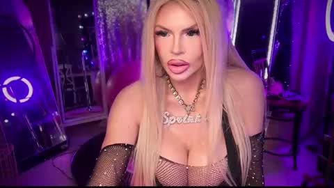 Snapshot of plasticfuckdoll chatting on 02.02.25 Dumb bimbo fuck doll online show from 02.02.25