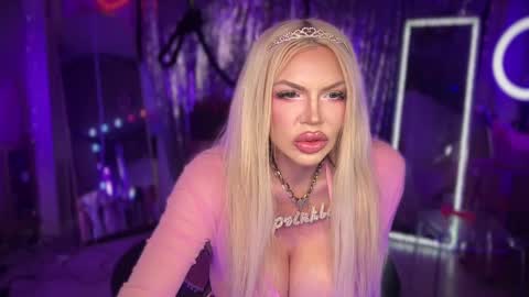 Snapshot of plasticfuckdoll chatting on 09.12.25 Dumb bimbo fuck doll online show from 09.12.25