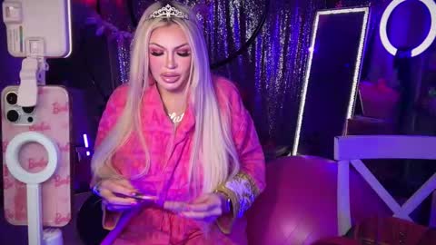 Snapshot of plasticfuckdoll chatting on 03.01.26 Dumb bimbo fuck doll online show from 03.01.26