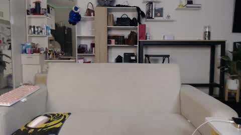 Snapshot of plasticgirll chatting on 02.14.25 plasticgirll online show from 02.14.25
