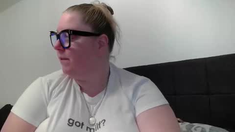 Snapshot of platinumpuzzy chatting on 02.04.26 Platinum Puzzy online show from 02.04.26
