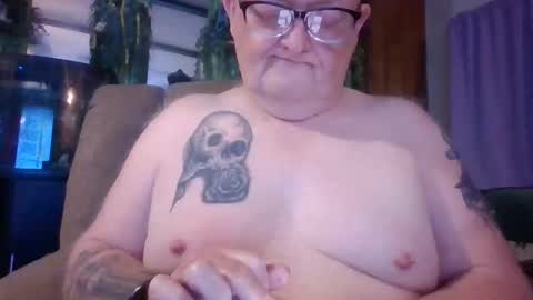 Snapshot of playboychas chatting on 04.05.26 chaz online show from 04.05.26