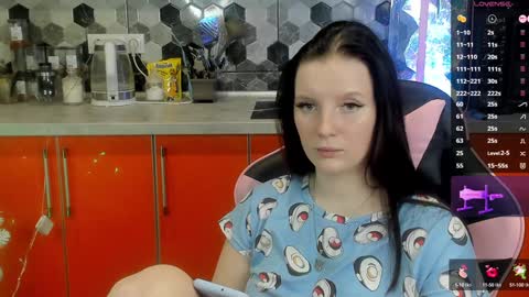 Snapshot of playful_mary chatting on 12.18.24 Masha online show from 12.18.24