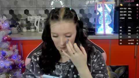 Snapshot of playful_mary chatting on 12.21.24 Masha online show from 12.21.24