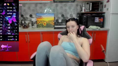 Snapshot of playful_mary chatting on 01.08.25 Masha online show from 01.08.25