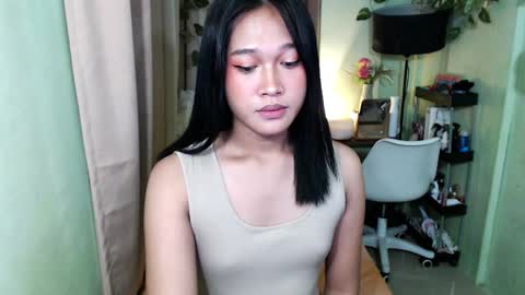 Snapshot of playful_sie chatting on 01.12.25 sie online show from 01.12.25