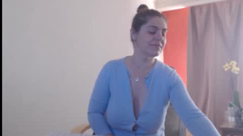 Snapshot of playfulsamira chatting on 04.12.26 PlayfulSamira online show from 04.12.26