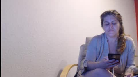 Snapshot of playfulsamira chatting on 04.27.26 PlayfulSamira online show from 04.27.26