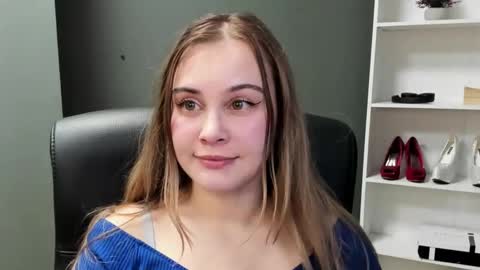 Snapshot of playgirl_valeria chatting on 02.23.26 Valeria online show from 02.23.26