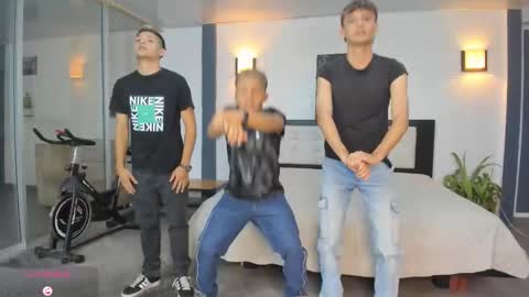   online show from 11.09.25