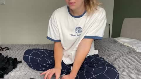 Snapshot of playmestation1 chatting on 10.17.25 call me Sara my ONLYFANS online show from 10.17.25