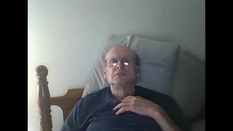 Snapshot of pmb11 chatting on 09.18.25 trek 11 online show from 09.18.25