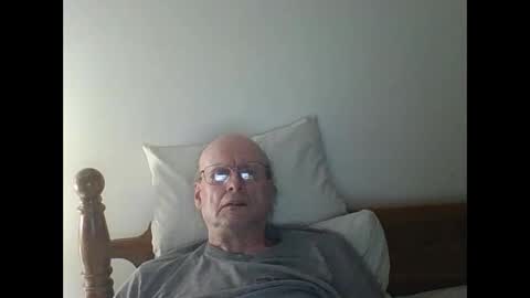 Snapshot of pmb11 chatting on 09.28.25 trek 11 online show from 09.28.25