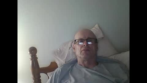 Snapshot of pmb11 chatting on 10.04.25 trek 11 online show from 10.04.25