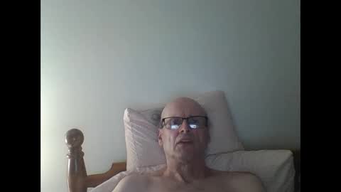 Snapshot of pmb11 chatting on 10.06.25 trek 11 online show from 10.06.25